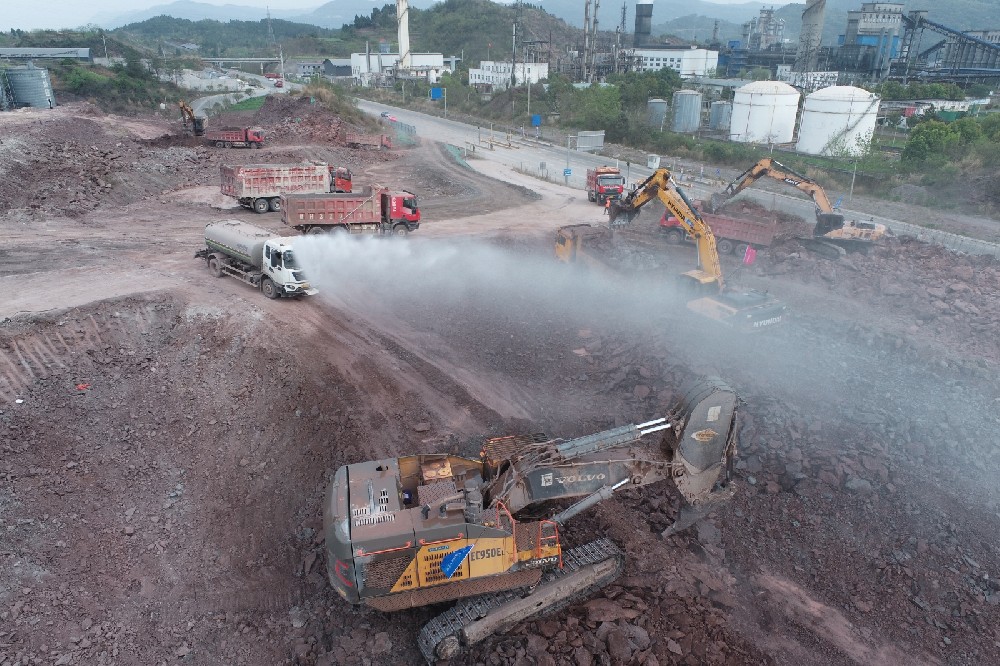 不停工、不斷檔，假期建設(shè)忙！