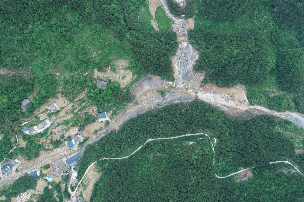 曾榮路改建工程全面提速，跑出建設(shè)“加速度”